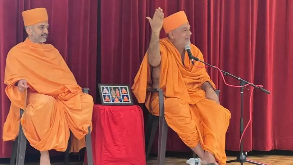 Two swamis lead a Sangat conversation on the Bhagavad Gita